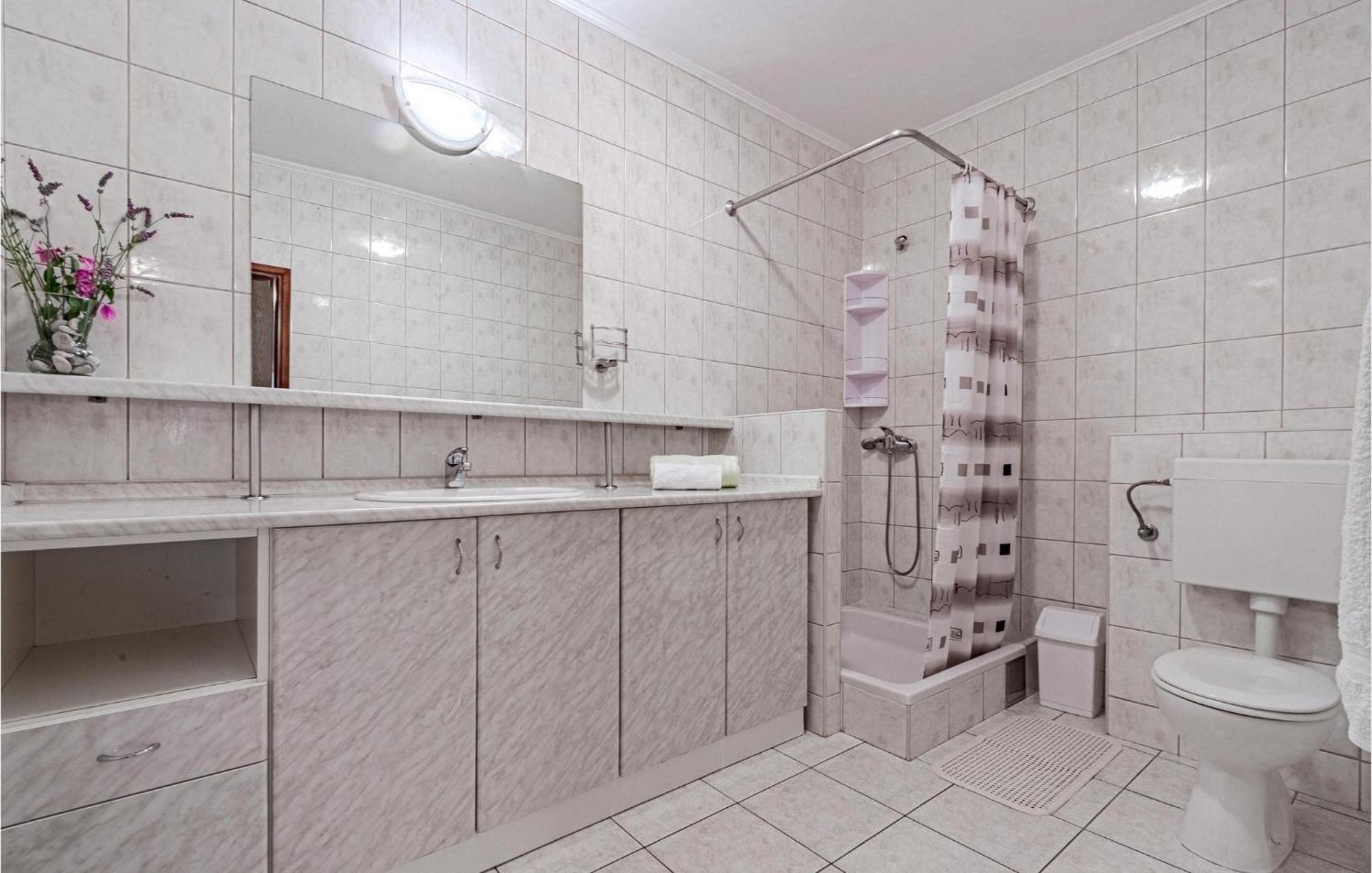 Amazing Apartment In Blato With Kitchen Buitenkant foto